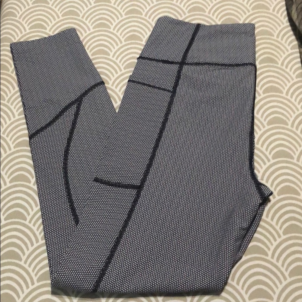 Black and White Victoria’s Secret Sport Leggings